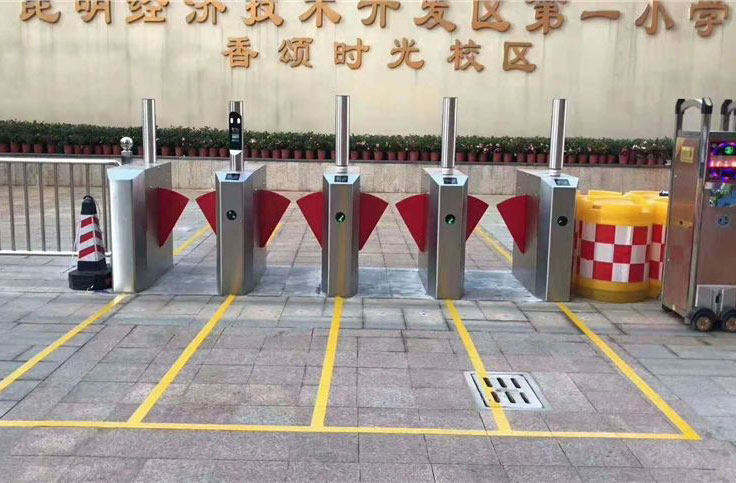 圓柱人臉識別機，立柱人臉識別門禁，支持人臉考勤，人臉訪客登記，人臉門禁，人臉消費